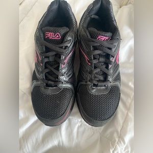 Fila Women's Memory foam Slip Resistant Steel Toe